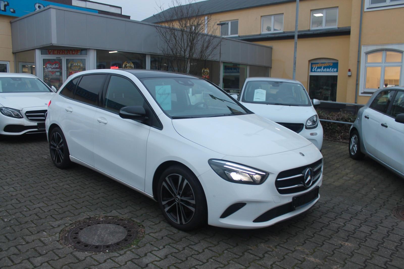 Mercedes-Benz B 180 DCT*LED*P-Dach*MBUX*Night-Paket*Navi*