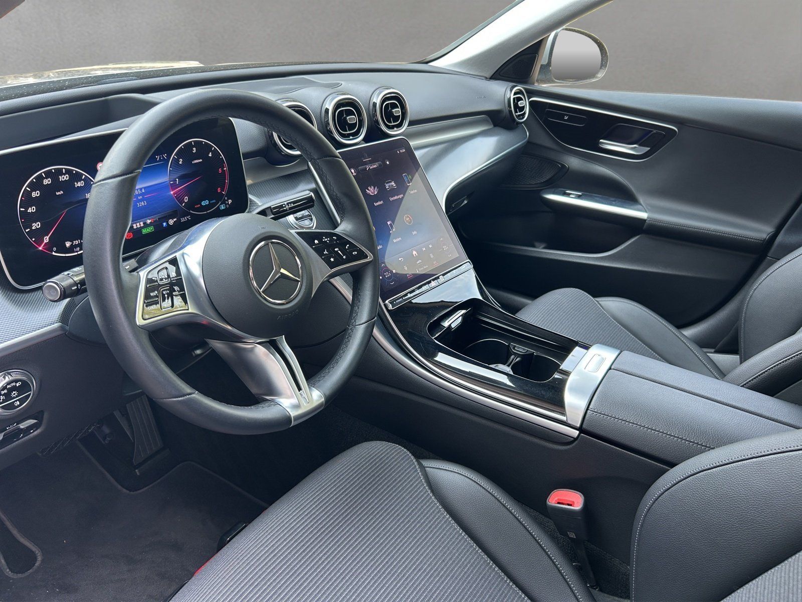 Fahrzeugabbildung Mercedes-Benz C 300 d Avantgarde GSD Standhzg HUD Kamera LED