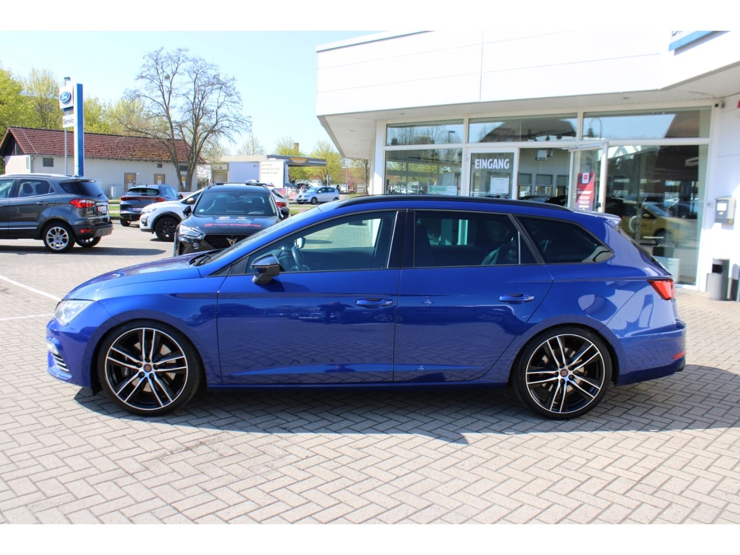 Fahrzeugabbildung SEAT Leon 300 4Drive Cupra Remus H&R DSG ACC LED Pano