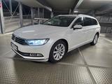 Volkswagen Passat Variant 2.0 TDI SCR 140kW DSG Highlin... - VW Passat Variant Gebrauchtwagen in München