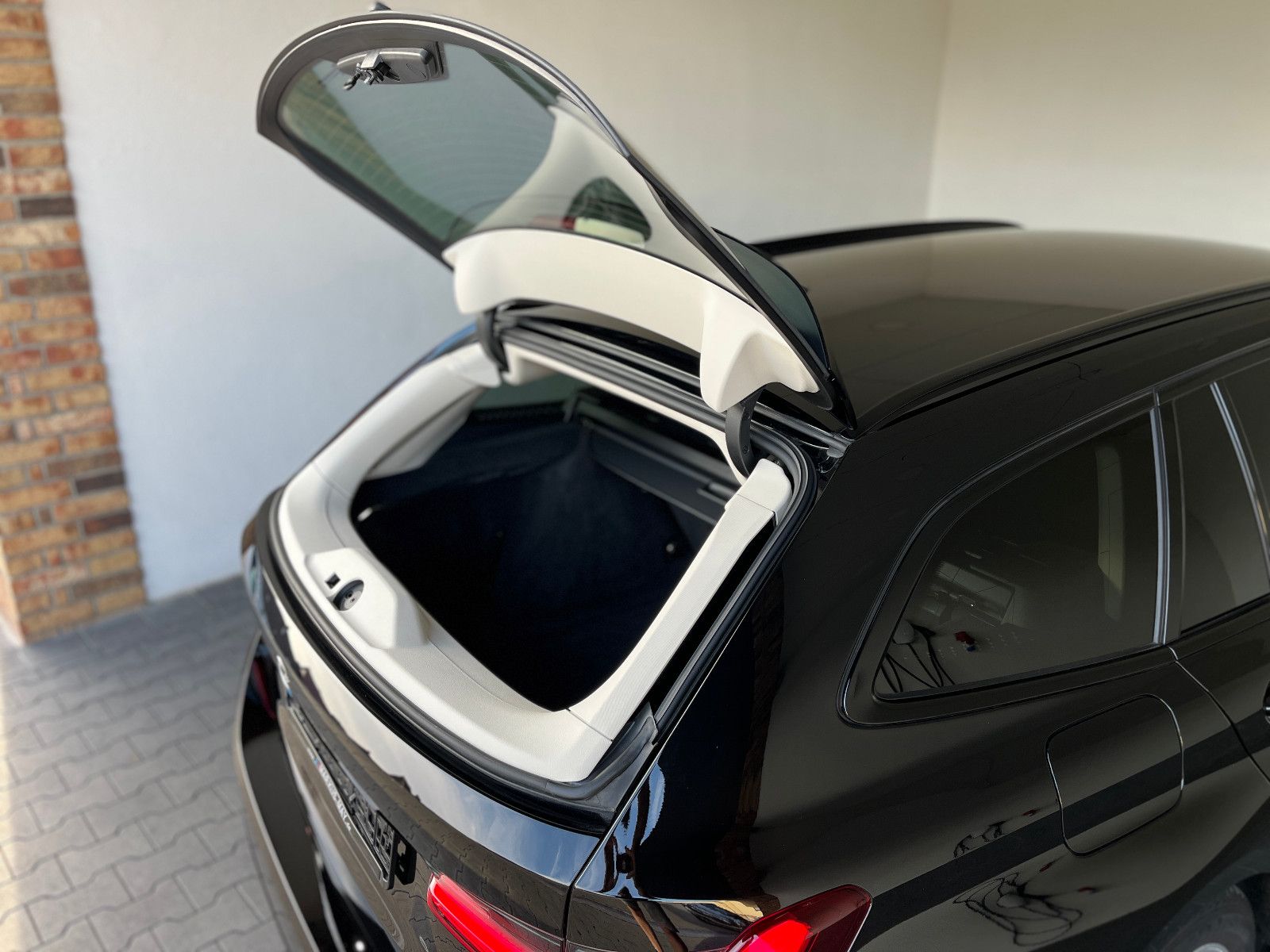 BMW 318i Tour LED Navi HiFi Sportlenkrad Shz Shadow foto 22