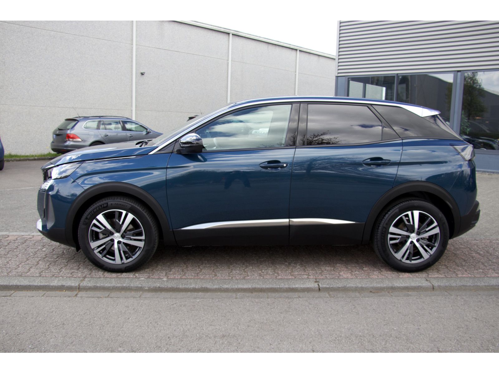 Peugeot 3008 PureTech 130 EAT8 Allure imagem 2
