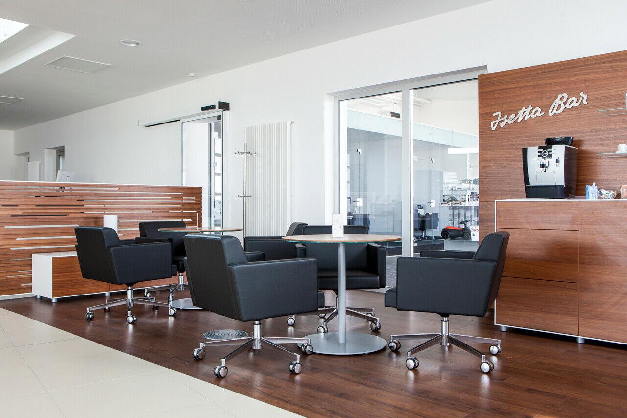 showroom-image-top