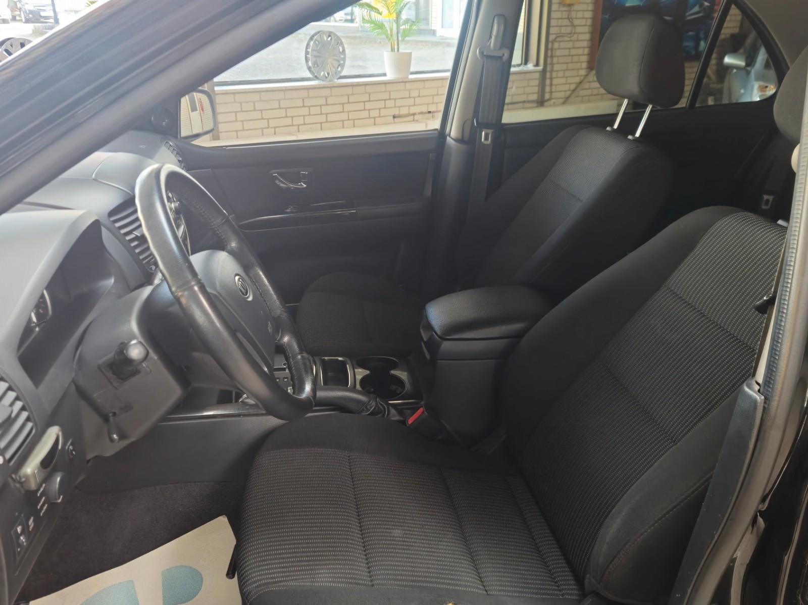 KIA SORENTO 2.5 CRDI 163ch 4X4 - BVA - ATTELAGE 3,5T - XÉNON - CLIMATISATION BIZONE - CHAUFFAGE AUXILIAIRE