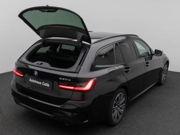 Fahrzeugabbildung BMW 330e M Sport Panorama Kamera HUD DAB HiFi Komfor