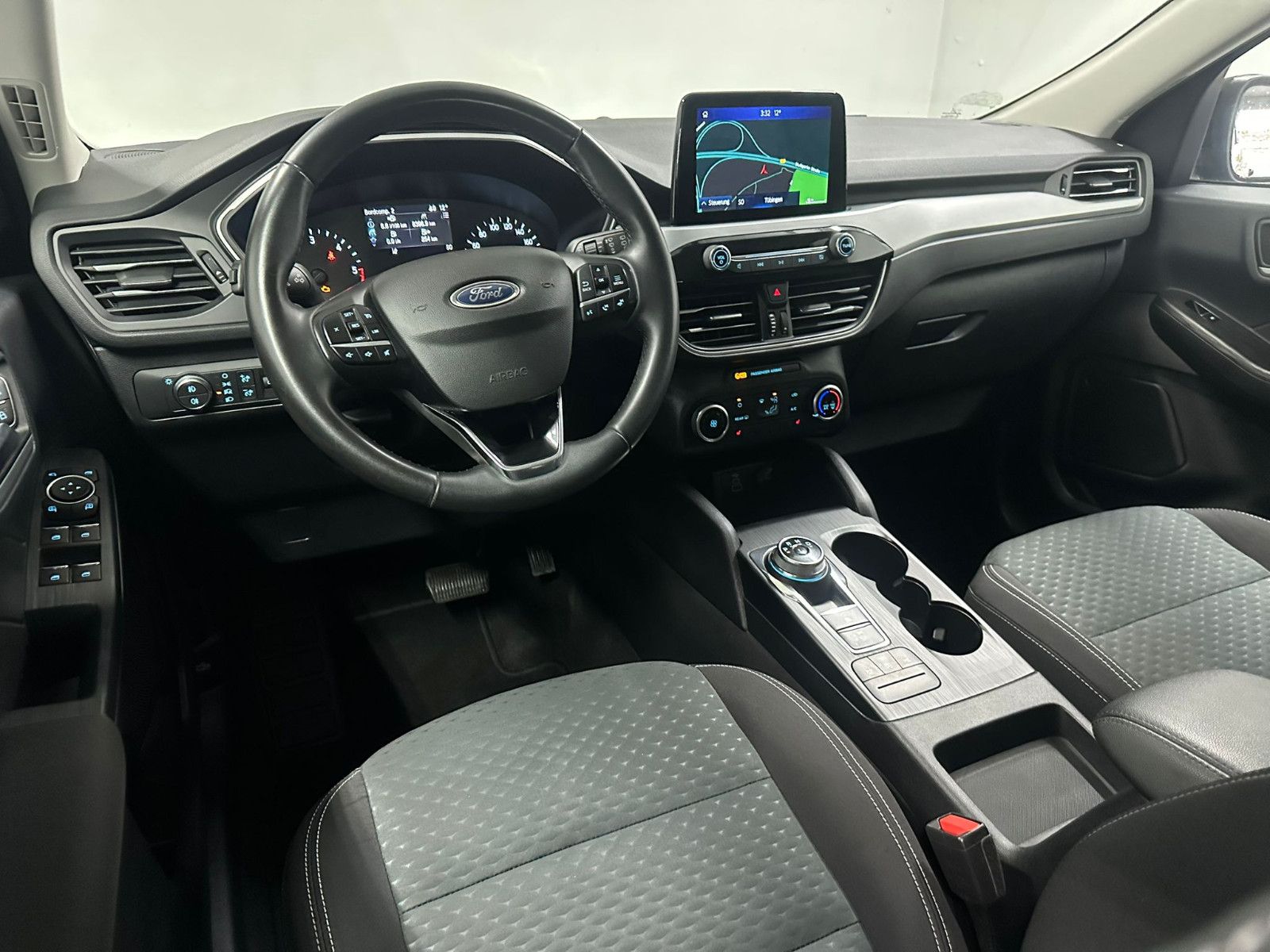 Fahrzeugabbildung Ford Kuga 1.5 EcoBlue Cool & Connect *KLIMA*NAVI*SH*