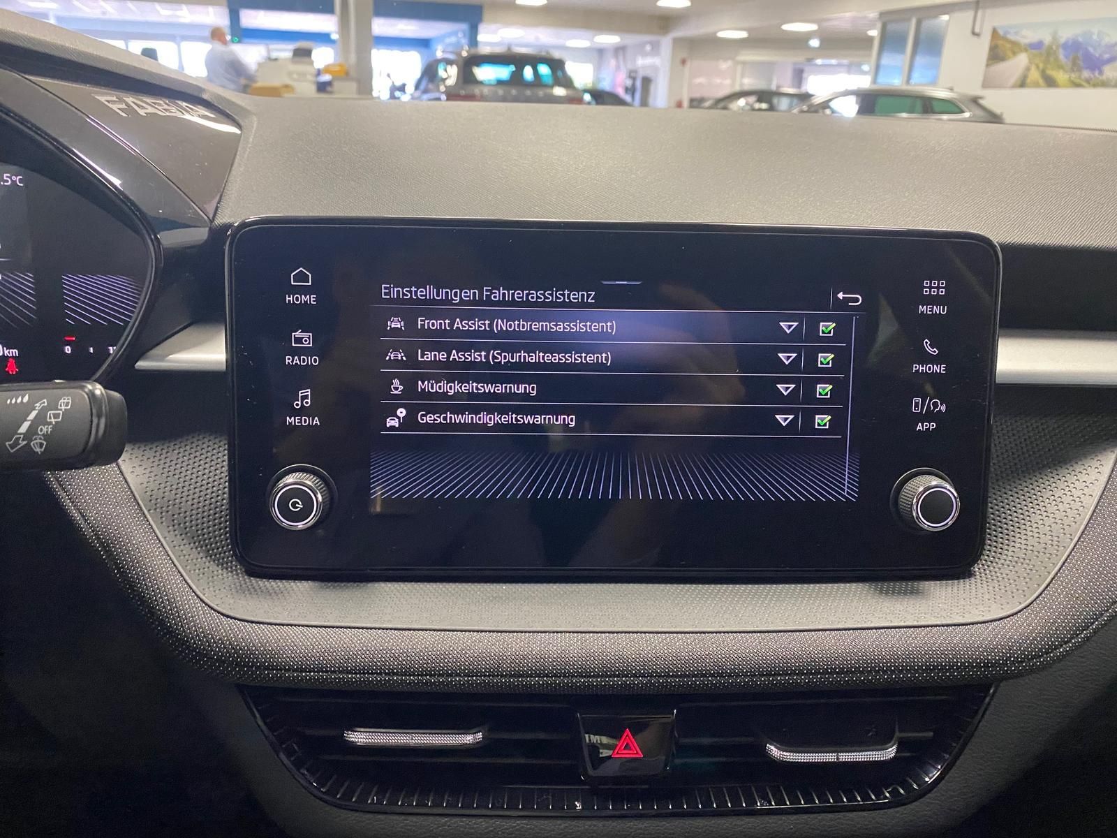 Fahrzeugabbildung SKODA Fabia Selection APP+KLIMA+RFK+PDC+SITZHEIZ+Andro