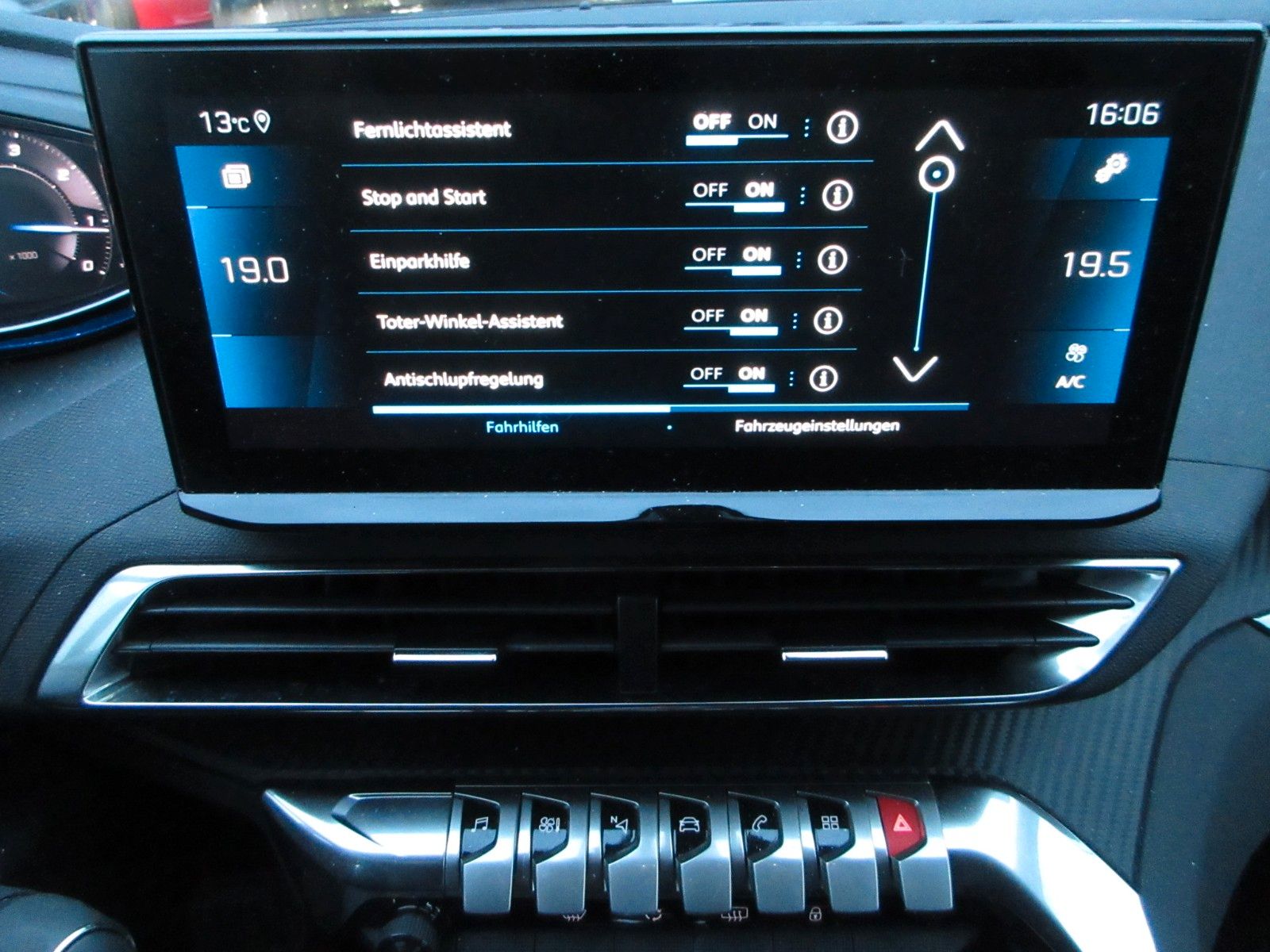 Fahrzeugabbildung Peugeot 5008 Allure 1.5D LED/NAVI/R´CAM/PDC/7-SITZ