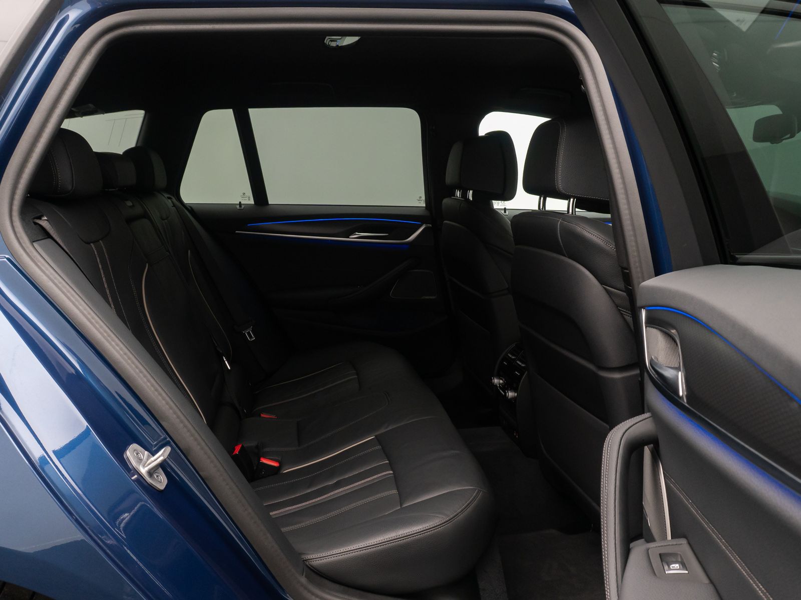 Fahrzeugabbildung BMW 530d M Sport DAB H/K Kamera Alarm Komfort 19Zoll