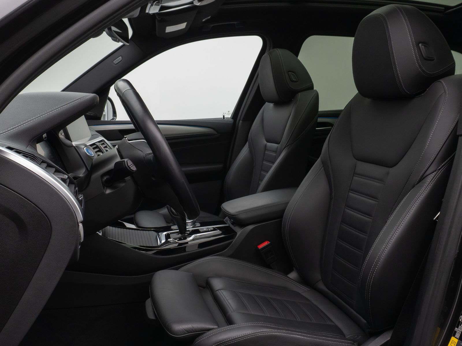 Fahrzeugabbildung BMW iX3 Impressive Panorama 360°HUD DAB H/K Sport