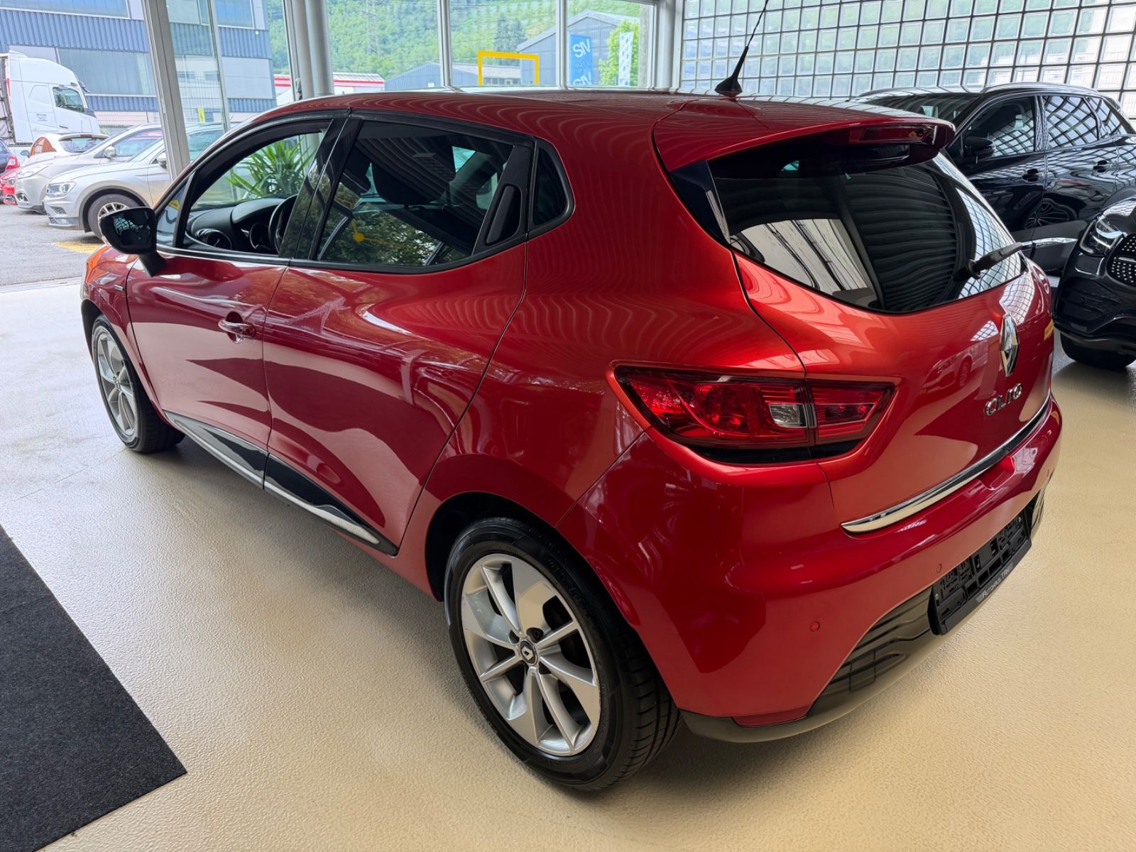 Fahrzeugabbildung Renault Clio IV Limited