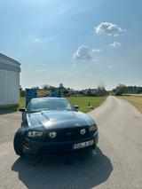 Ford Mustang - Ford Mustang: Schwarz