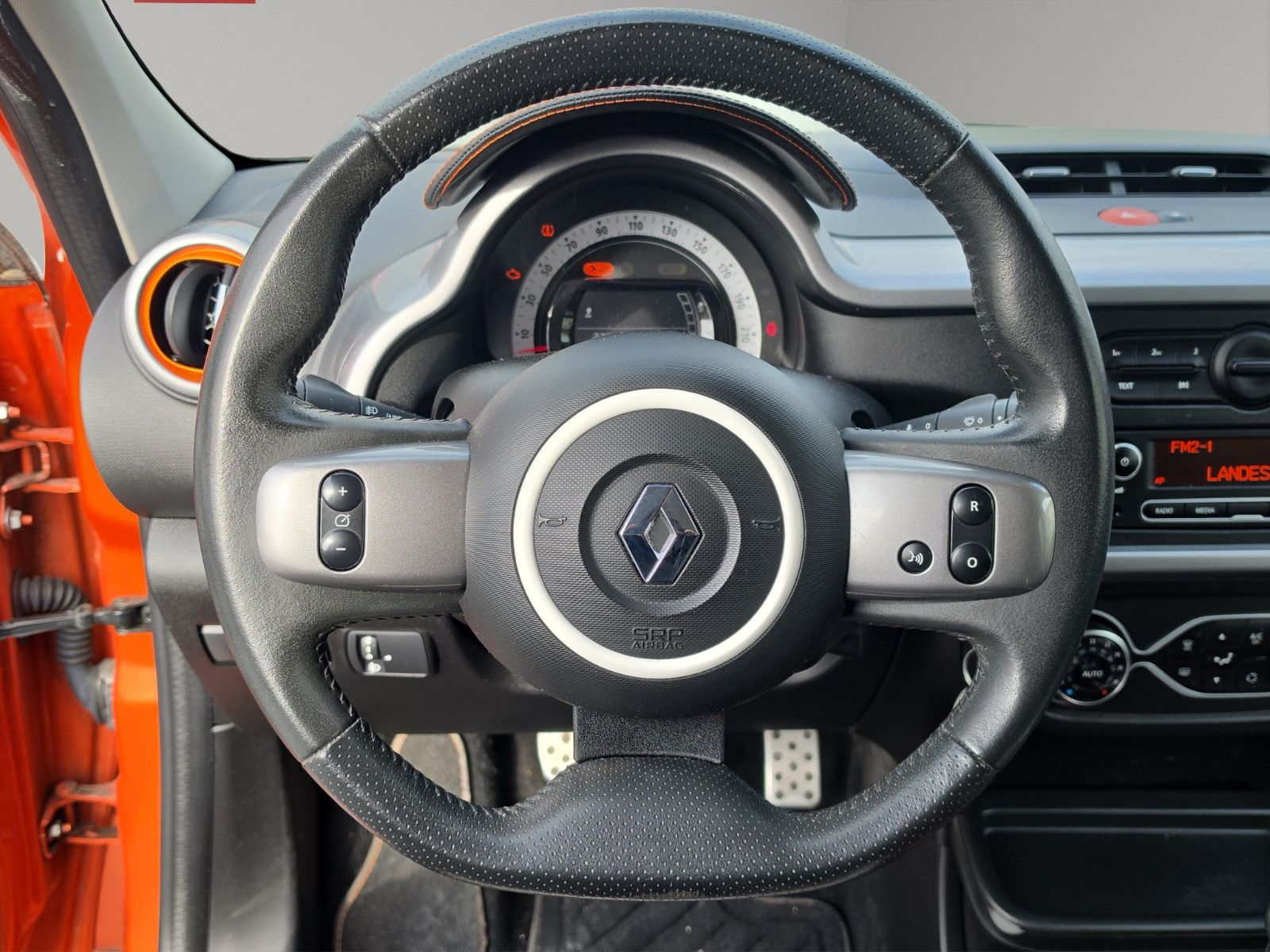 Fahrzeugabbildung Renault Twingo GT Tempomat SHZ PDC TÜV NEU