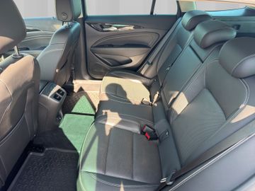 Opel Insignia - 11