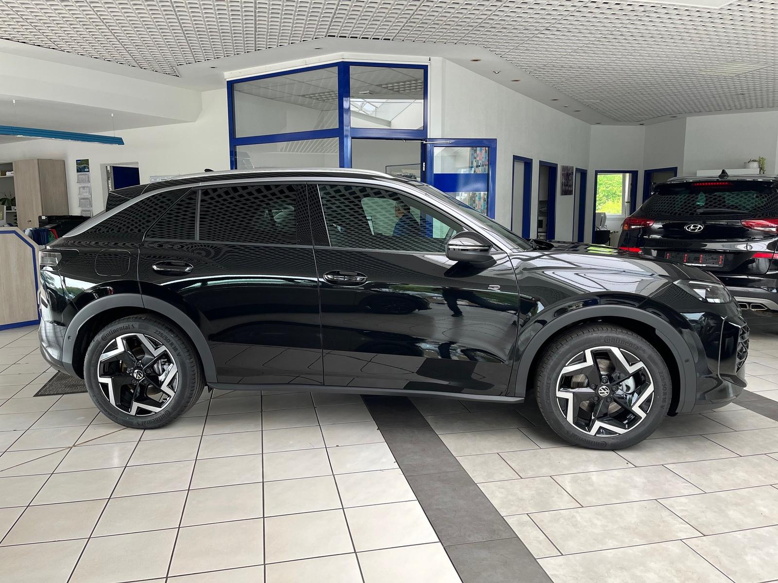 Volkswagen T-Roc R-Line 1.5 eTSI DSG, AHK, Easy-Open,+++
