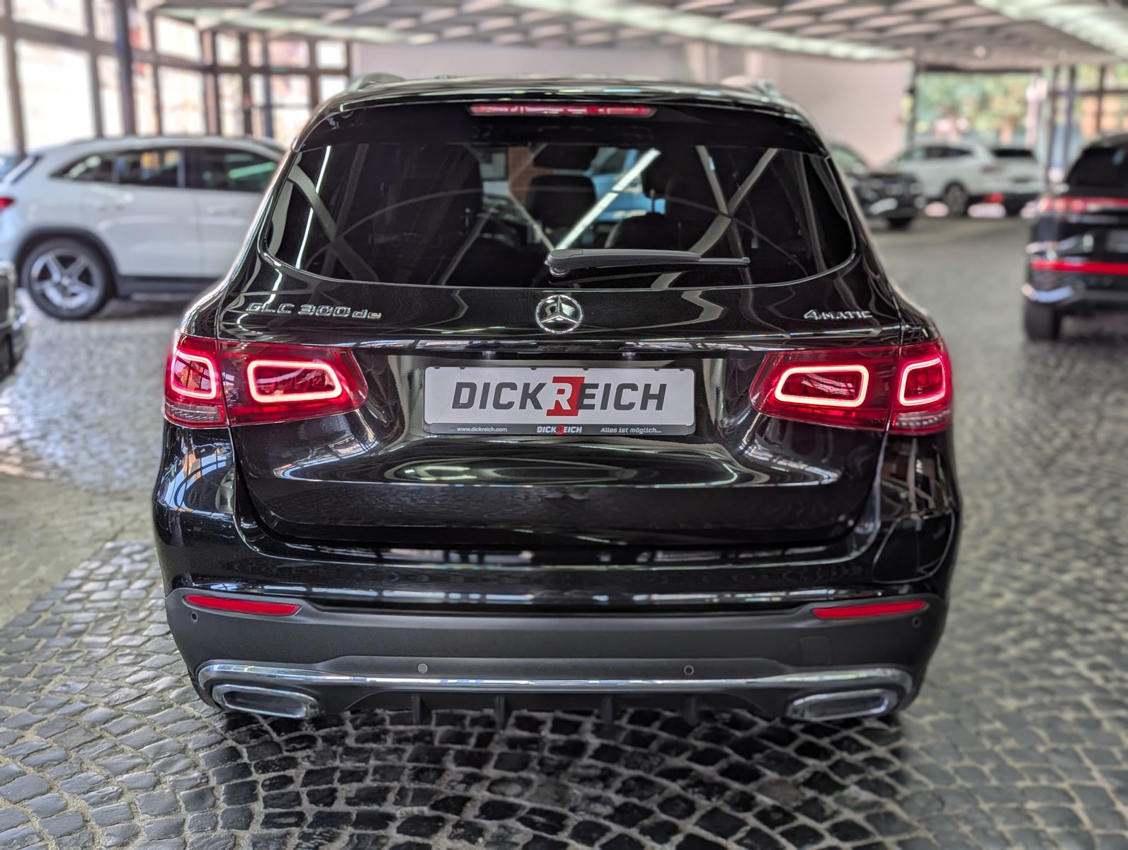 Fahrzeugabbildung Mercedes-Benz GLC 300 de AMG 4Matic PANO LED HUD ACC AMBI VIRT
