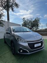 Peugeot 208 PureTech 82 Stop&Start Signature - Peugeot 208: Signature