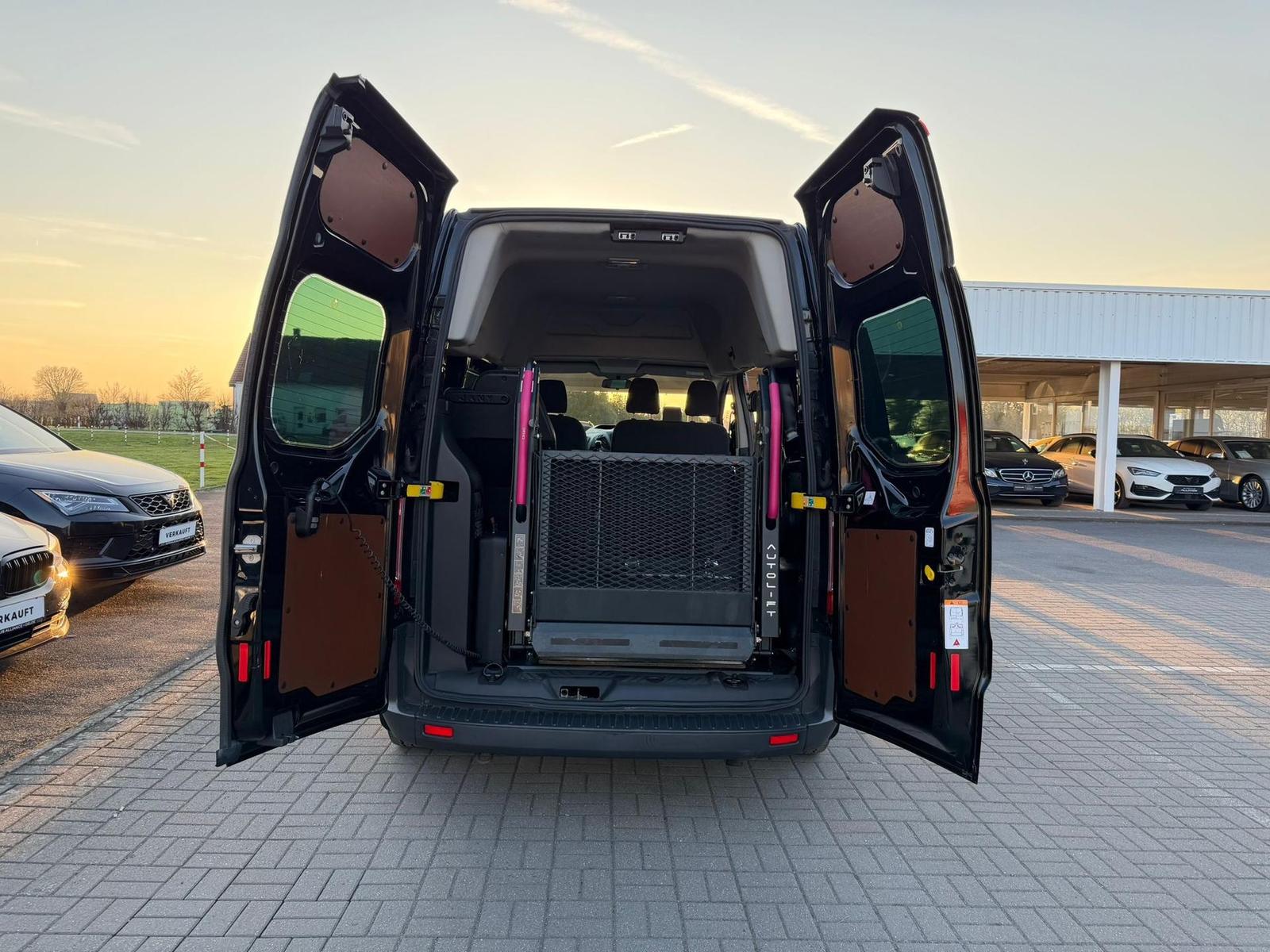 Ford Transit Custom Ambiente Behindertengerecht