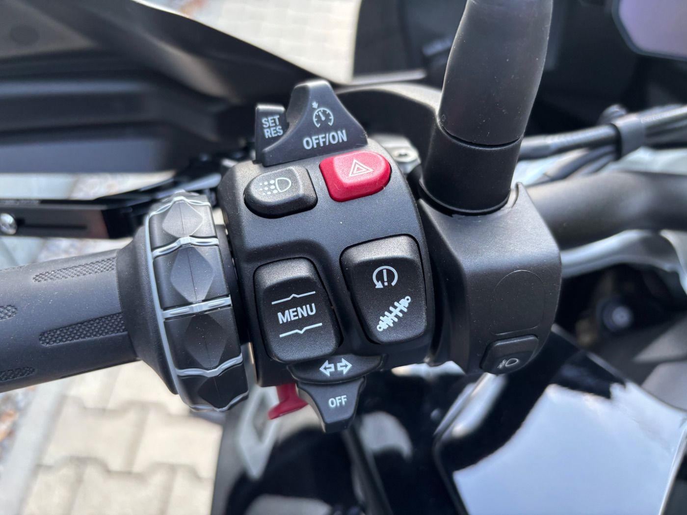 Fahrzeugabbildung BMW S 1000 XR Triple Black Koffer SC-Project