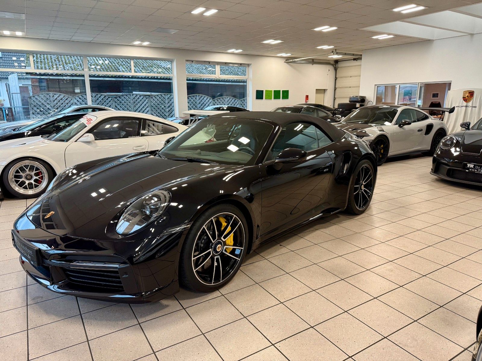 Fahrzeugabbildung Porsche 911 992 Turbo S Cabrio LIFT/InnoDrive/Burmester