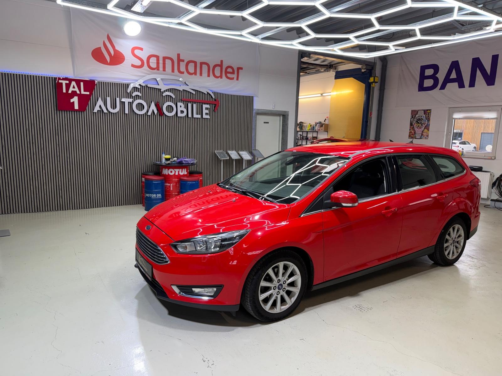Ford Focus Turnier Titanium PDC Navi Klima Sitzh Temp