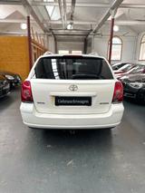 Toyota Avensis Kombi 2.0 Sol - weiße Toyota Avensis