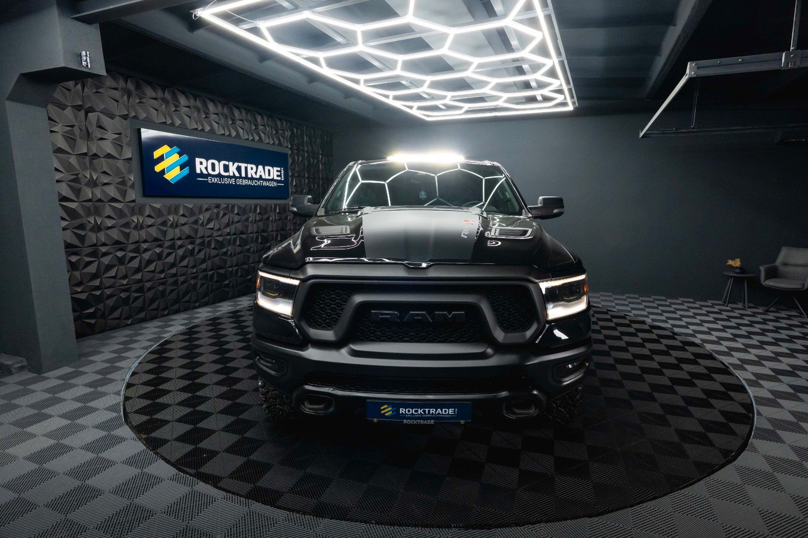 Fahrzeugabbildung Dodge RAM 5.7 V8 HEMI 4x4 REBEL OFFROAD Night AxleLock