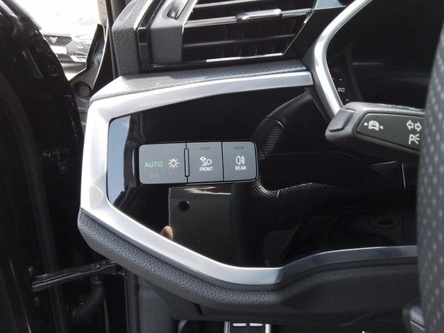 Fahrzeugabbildung Audi Q3 Sportback 35 TFSI 2 x S-line LED ACC NAVI PDC