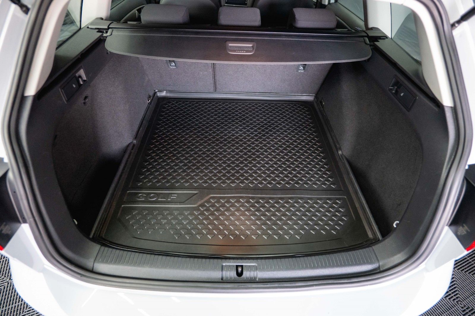 Fahrzeugabbildung Volkswagen Golf VII Variant Trendline *Perlmutt*Kamera*Navi