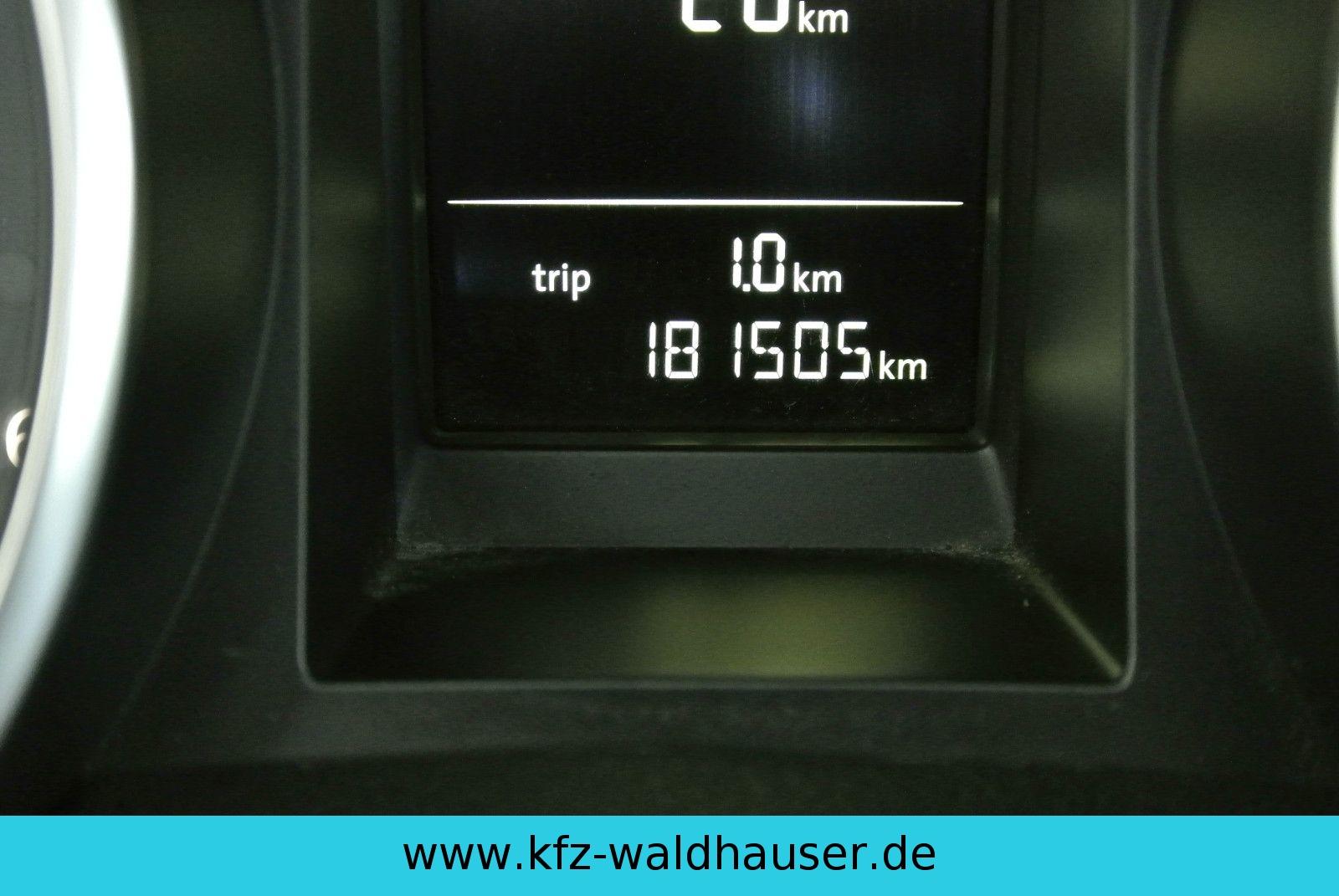 Volkswagen Golf 2011 — photo 33