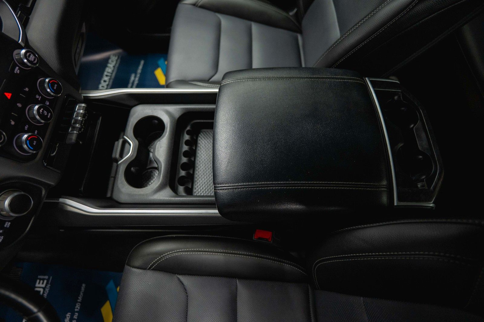 Fahrzeugabbildung Dodge RAM 5.7 V8 HEMI 4x4 OFFROAD BLACK EDITION *19%