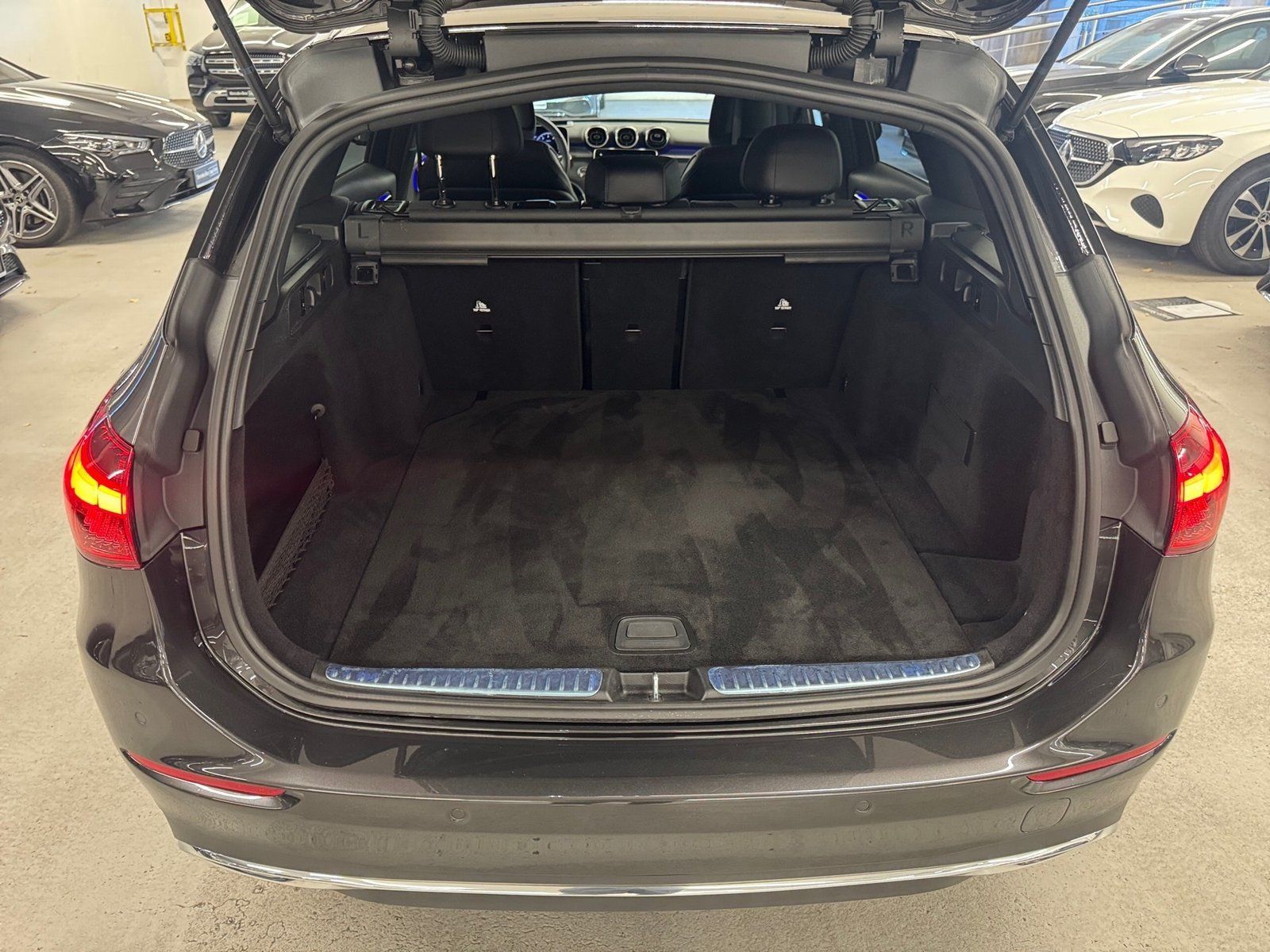 Fahrzeugabbildung Mercedes-Benz C 200 T Avantgarde*Standh*360*Digital*AHK*HeadUp