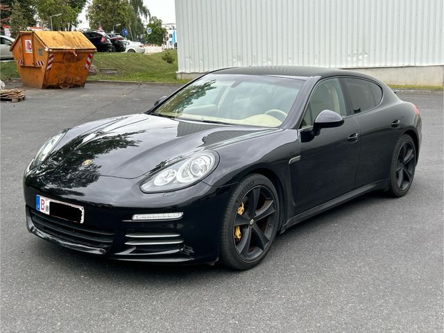 Porsche Panamera 4 3.6