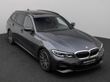 BMW 330i M Sport Panorama Kamera DAB HiFi Komfort - mit Benzin-Antrieb: Grau, Panorama-Dach, Kombi