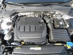 VW Golf VIII 2.0 TDI Active DSG LED Nav Ahk Rfk 16' VW Golf VIII 2.0 TDI Active DSG LED Nav Ahk Rfk 16'