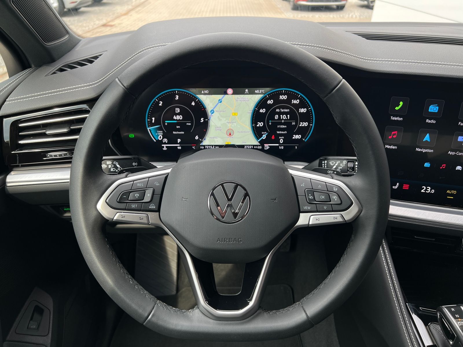 Fahrzeugabbildung Volkswagen Touareg 3.0 TDI 4MOTION *AHK,Luft,Leder,ACC,Kame