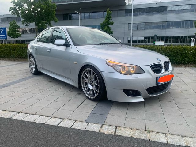 BMW e60 523i LCI TÜV 03/26 Sport Leder