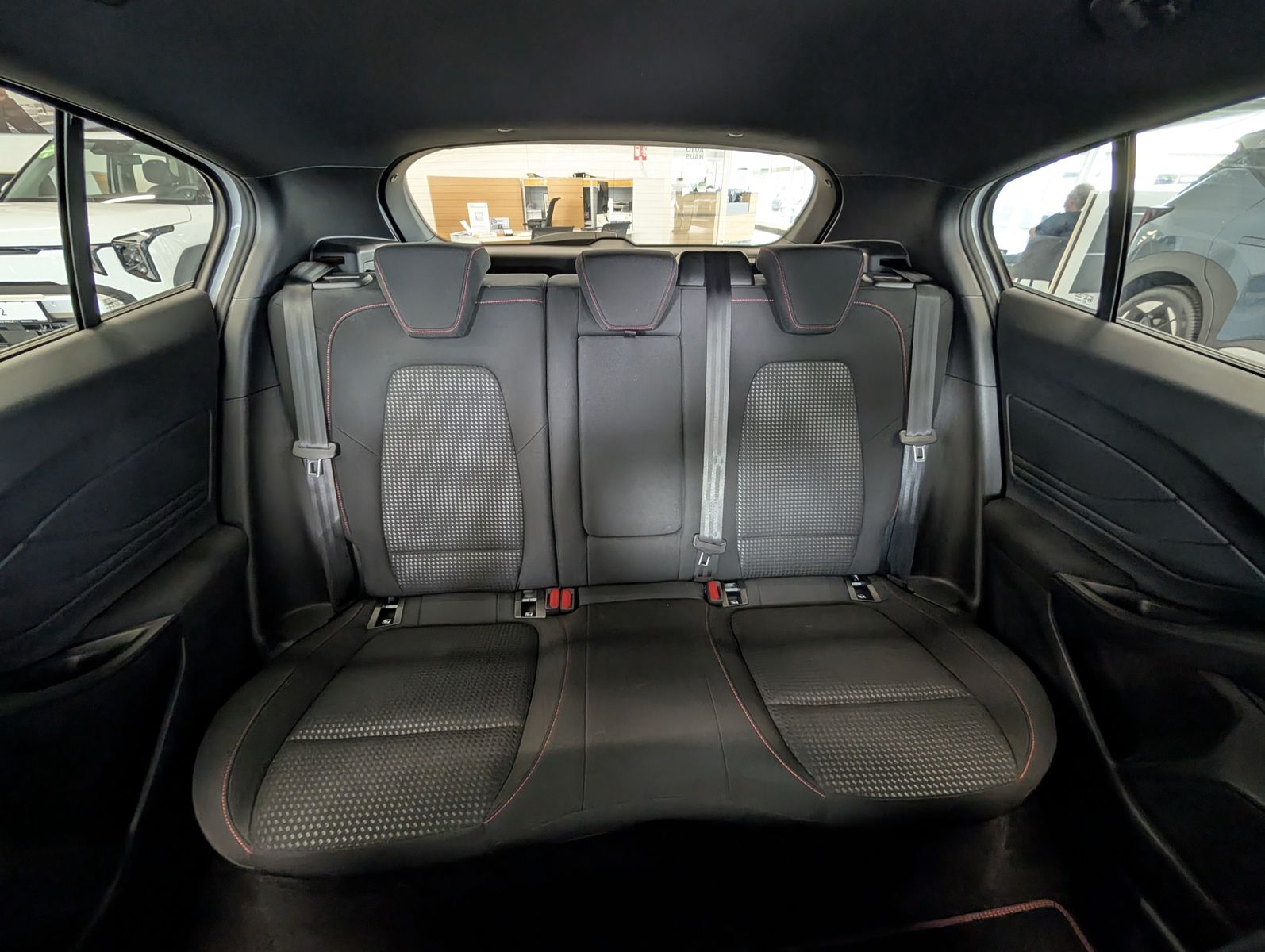 FORD Focus 1.0 EcoBoost MHEV ST-Line X Navi – Bild 14