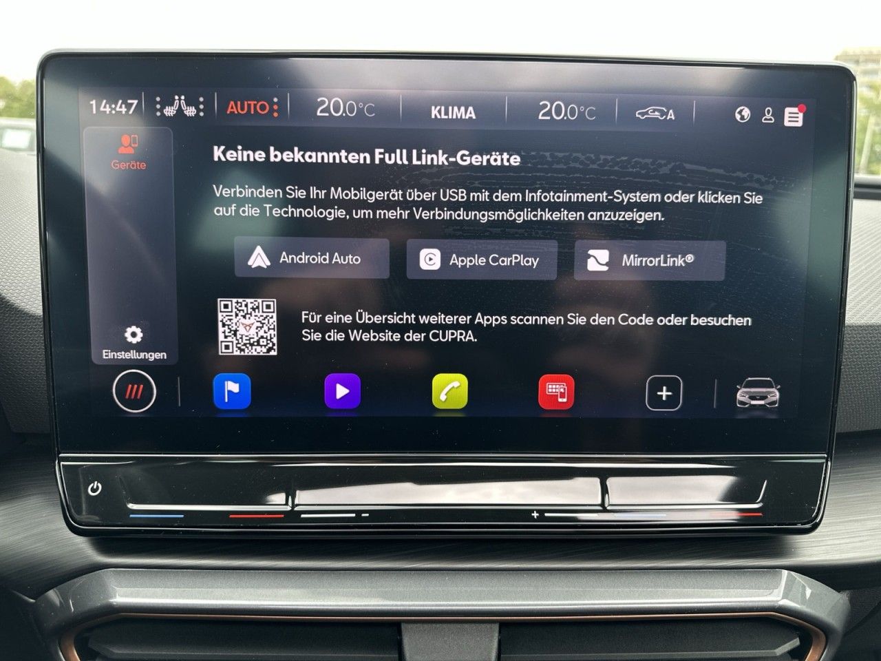 Fahrzeugabbildung CUPRA Leon Sportstourer 2.0TSI 245 PS DSG*AHK-Navi* - mit KI generiert/bearbeitet