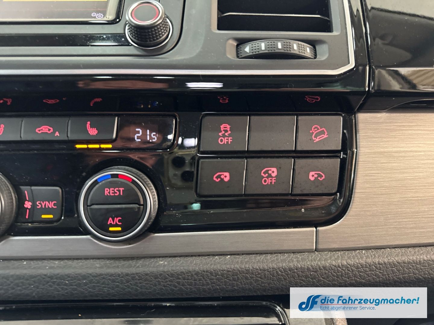 Fahrzeugabbildung Volkswagen T6 Multivan 4Motion Edition StandHZG Navi Leder