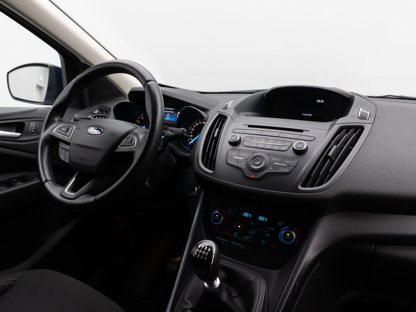 Fahrzeugabbildung Ford Kuga Trend AHK Sitzhzg PDC Tempomat 8Fach