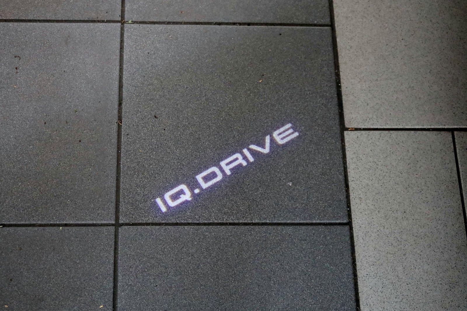 Fahrzeugabbildung Volkswagen Sharan IQ.DRIVE 4M Navi,LED,Panorama,Kamera,SH