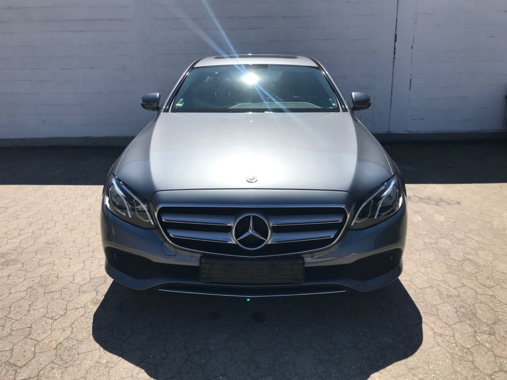 Mercedes-Benz E 220