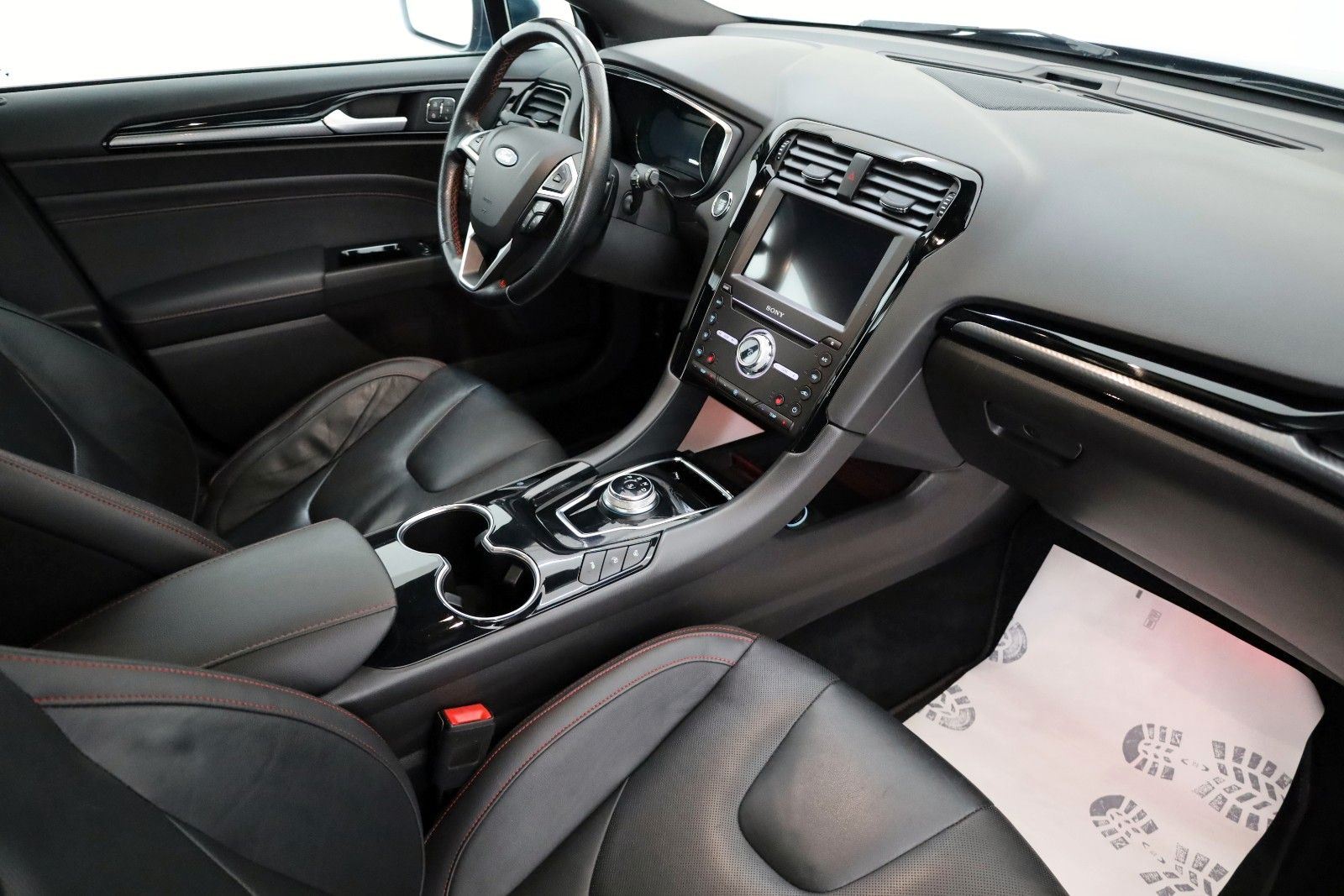 Fahrzeugabbildung Ford Mondeo Turnier ST-Line Leder,Navi,Panorama,AHK