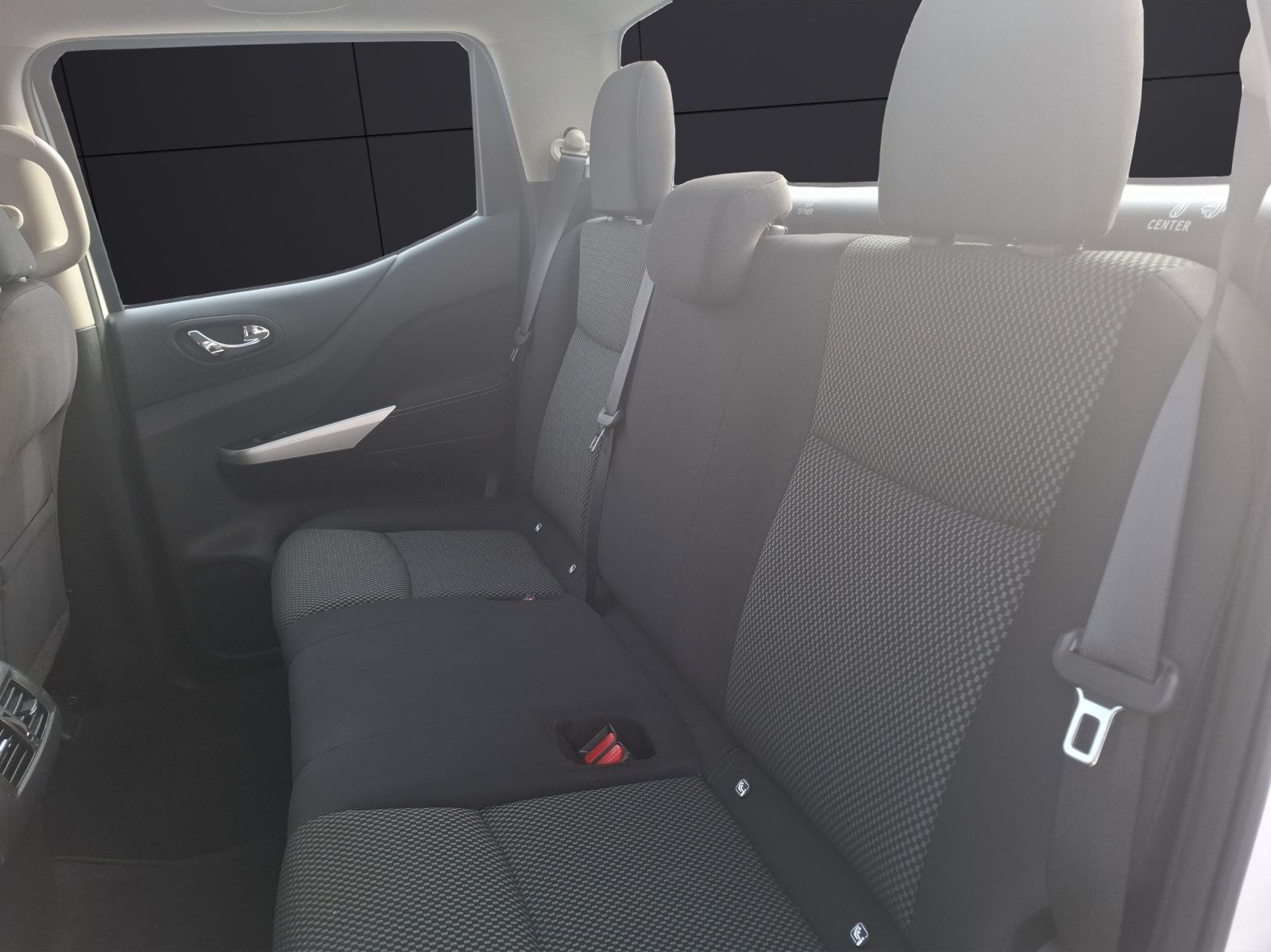 Fahrzeugabbildung Nissan Navara NP300 4x4 ASG 03.2027 o. 160T KM AHK Klim