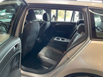 Volkswagen Golf VII Variant *ACC*NAVI*SHZ*PDC*LED*TOUCH*
