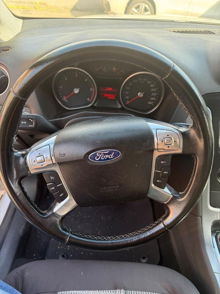 Ford Mondeo 2011 — photo 8