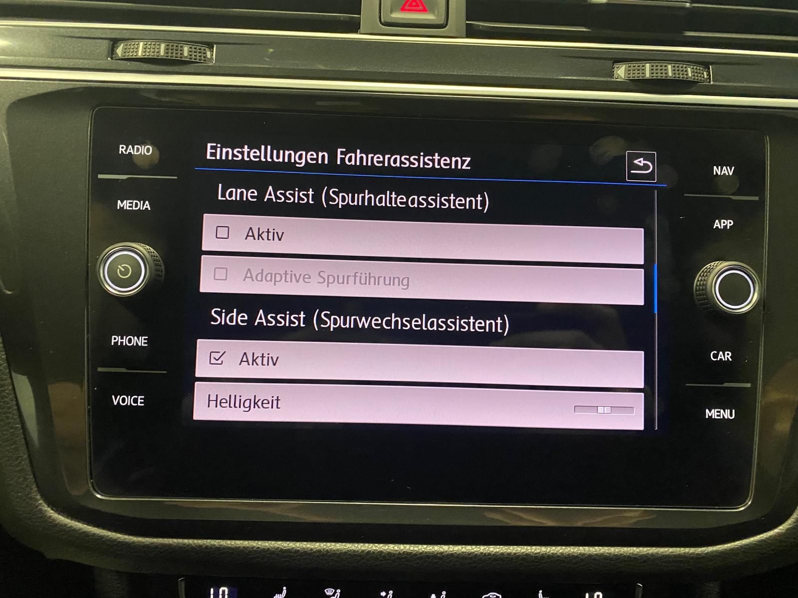 Fahrzeugabbildung Volkswagen Tiguan Comfortline Android Auto+APP+NAVI+ACC+PDC