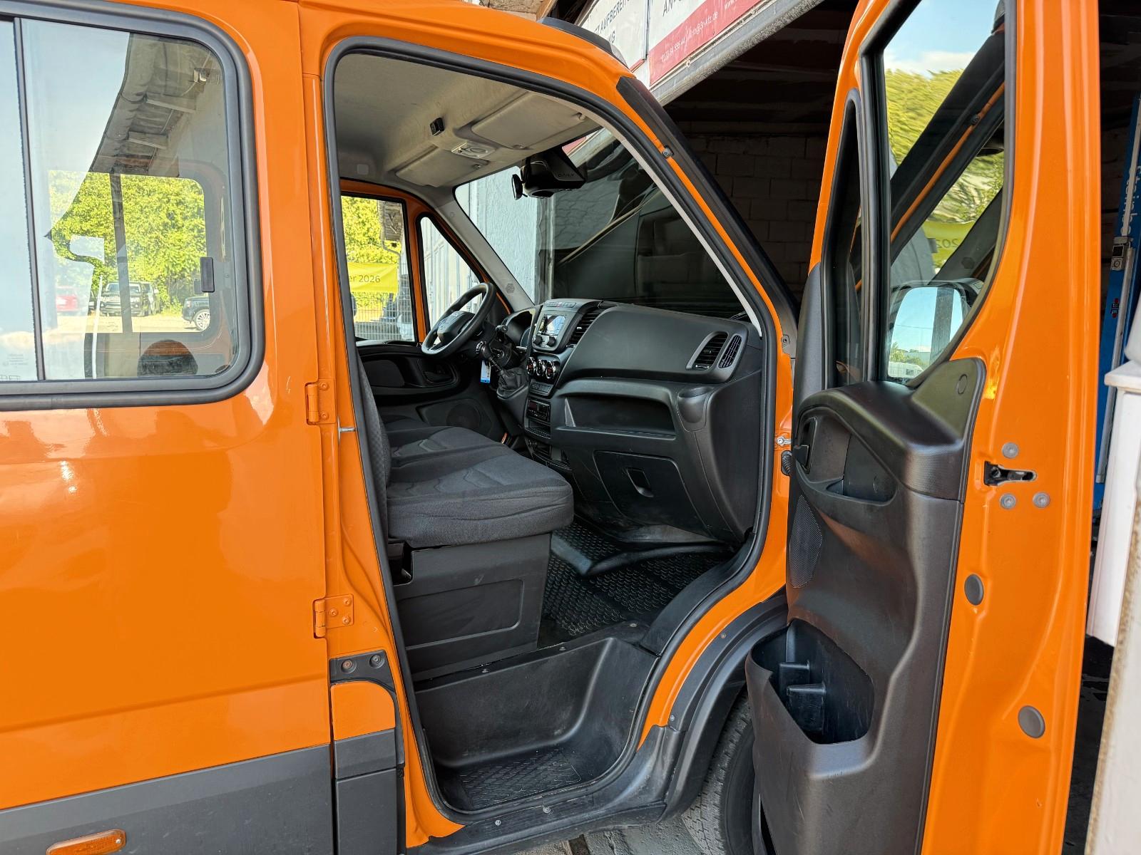 Iveco Daily 2.3D Pritsche DoKa 35S16 7-SITZE Klimaaut.