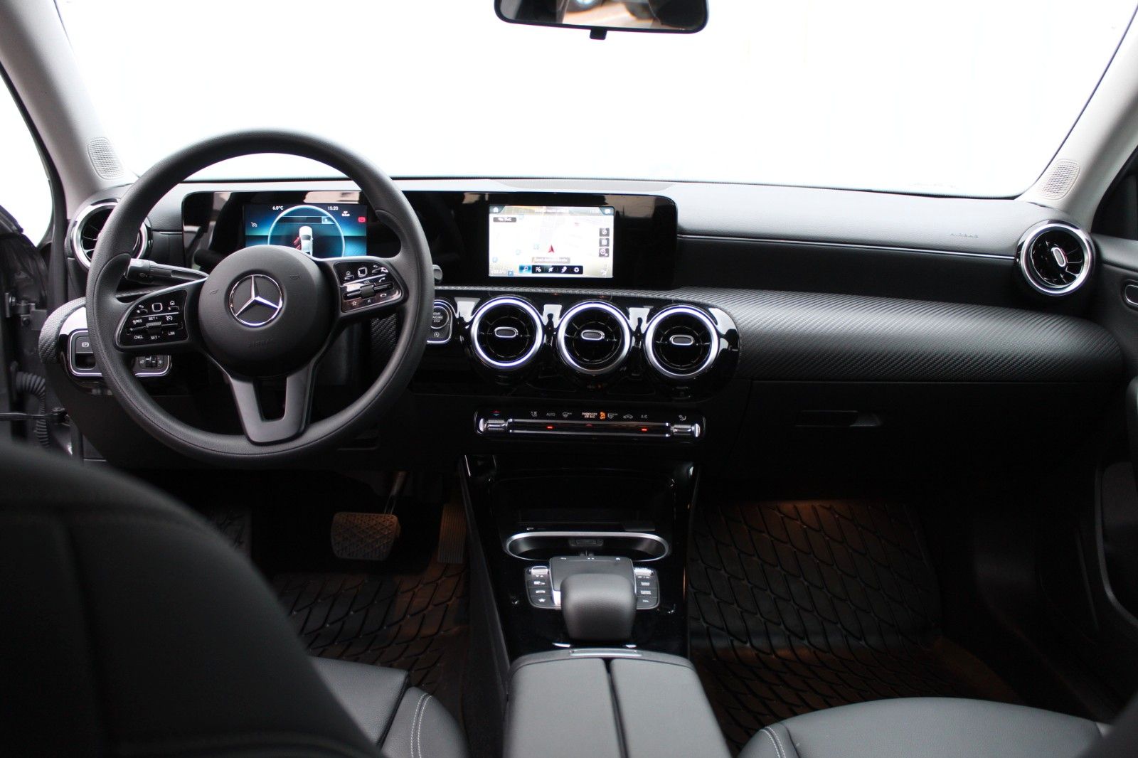 Fahrzeugabbildung Mercedes-Benz Lim A 200 Style 4Matic  Allrad*Navi*AHK